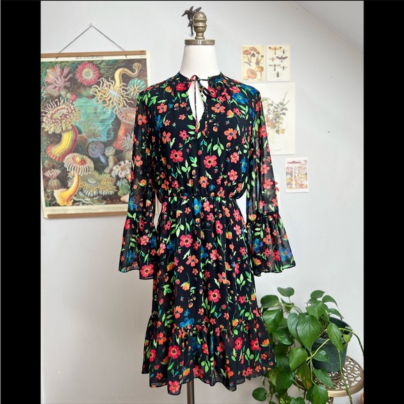 Calvin Klein Dresses & Skirts - Calvin Klein Ruffle Bell Sleeve Floral Print Front Tie Knee Length Chiffon Dress
